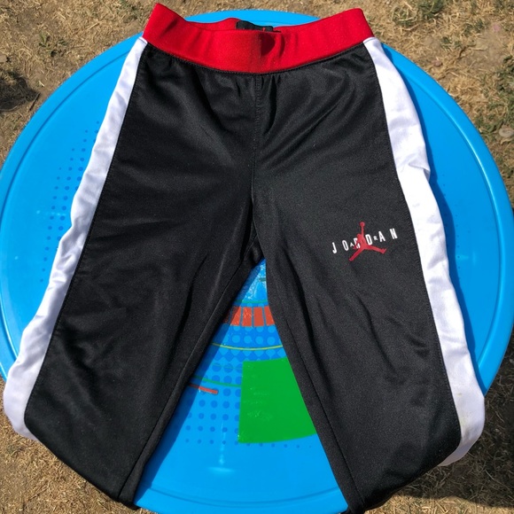 Boy’s Air Jordan Jumpman Set - Picture 13 of 14